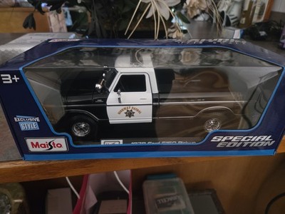 1979 Ford F150  Highway Patrol CHiP's  Pick-up Truck 1/18 Maisto