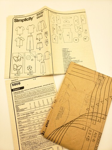 Sewing Pattern Child's Pajamas Simplicity 5809 Slippers, Sleeping Bag SzA UNCUT - Picture 5 of 5