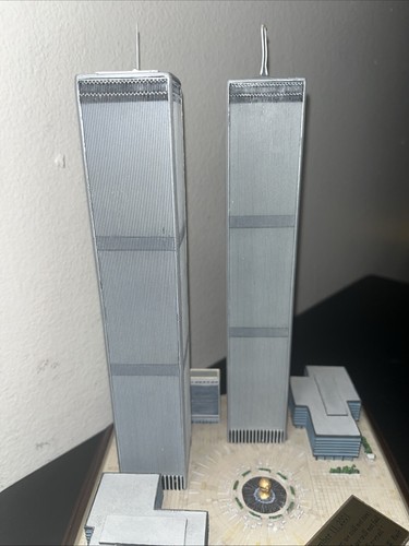 Danbury Mint Twin Towers Commemorative World Trade Center 9/11 Memorial NYC 10" - Picture 6 of 16