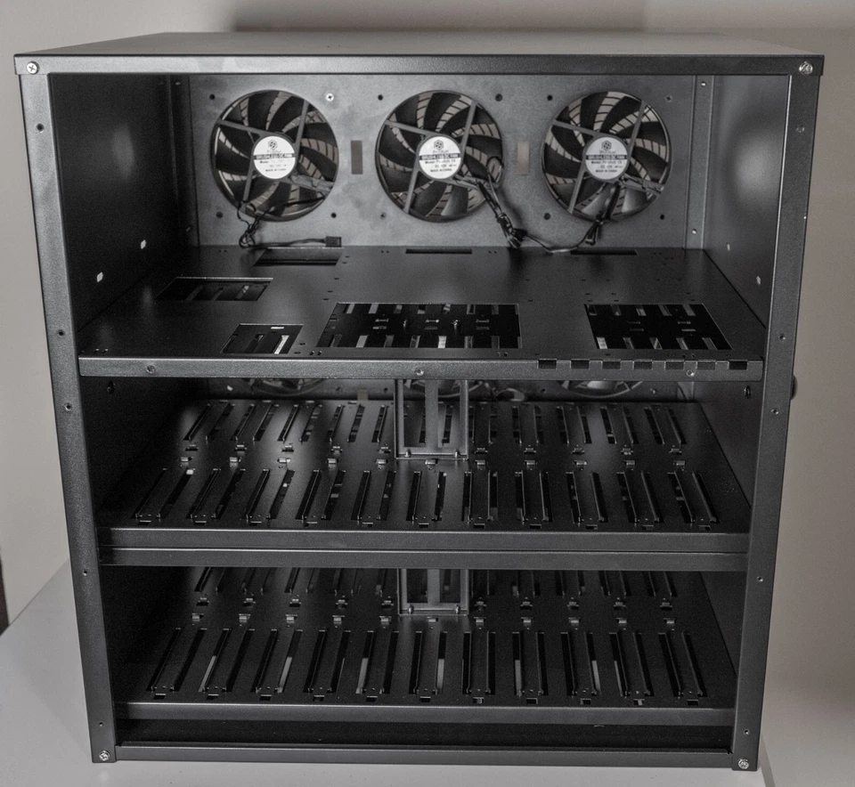 Chia Harvester  JBOD Kit,Up to 44x 3.5" HDDs! | Custom Frame, Cables & PSU - Image 3 of 4