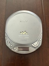 Sony Walkman D-F20 CD Player AM/FM Radio