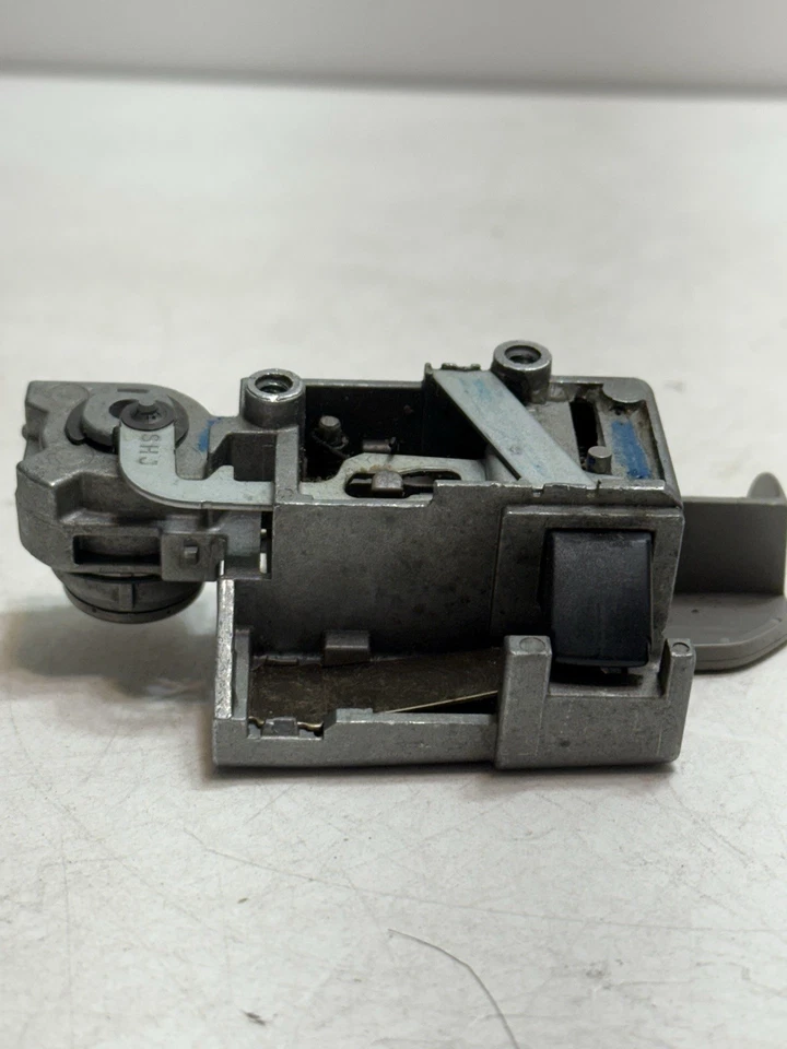 Guantera Honda Pilot 2009-2015 caja de guantes pestillo bloqueo mango OEM gris claro Foto 4 de 4