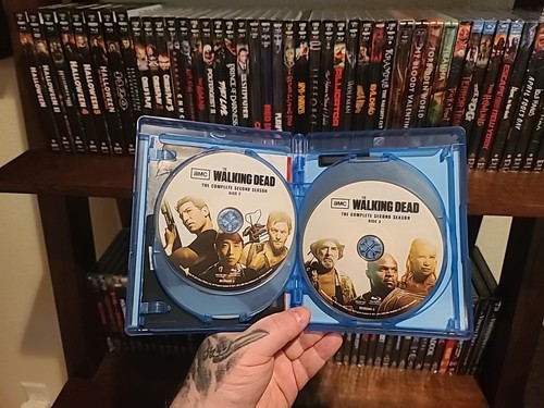 The Walking Dead: the Complete Second Season (Blu-ray, 2011) - Picture 3 of 3