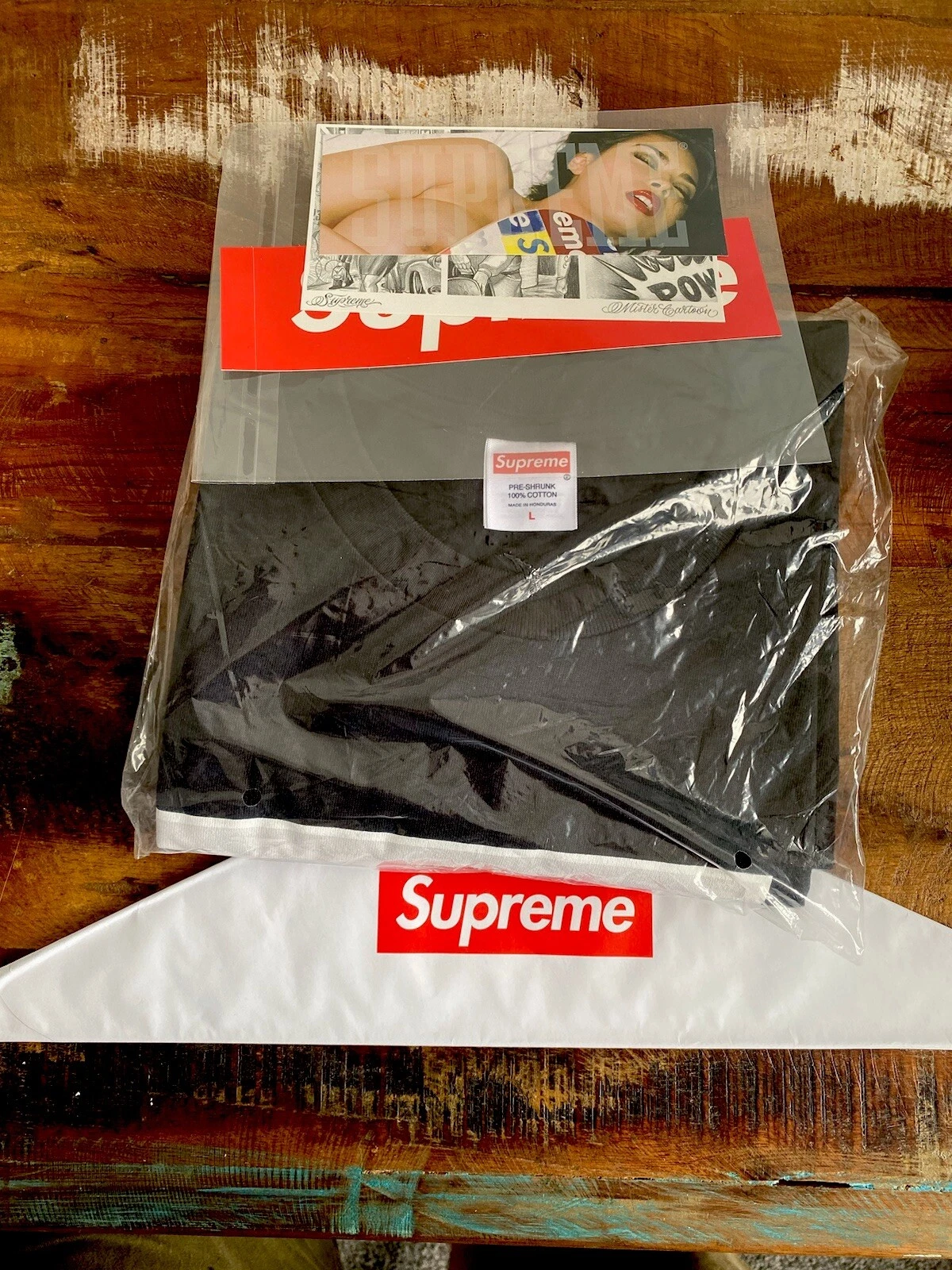 Tee shirt Supreme FW24 Tyler The Creator GRAND   Photo NOIR avec cintre et autocollants