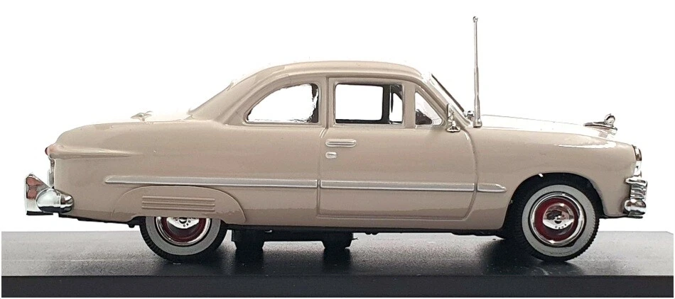 Modelos American Heritage escala 1/43 AH01B - 1949 Ford Custom 2 puertas - beige Foto 3 de 4