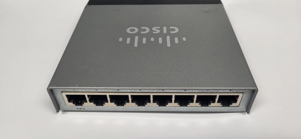 Conmutador inteligente Gigabit de 8 puertos para pequeñas empresas Cisco SG200-08 Foto 3 de 4