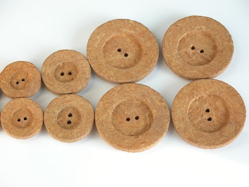 Vtg 30s 40s ROCHESTER BUTTON SALES INC CA Lot 8 COAT Wood Buttons 2" NOS - Picture 2 of 5