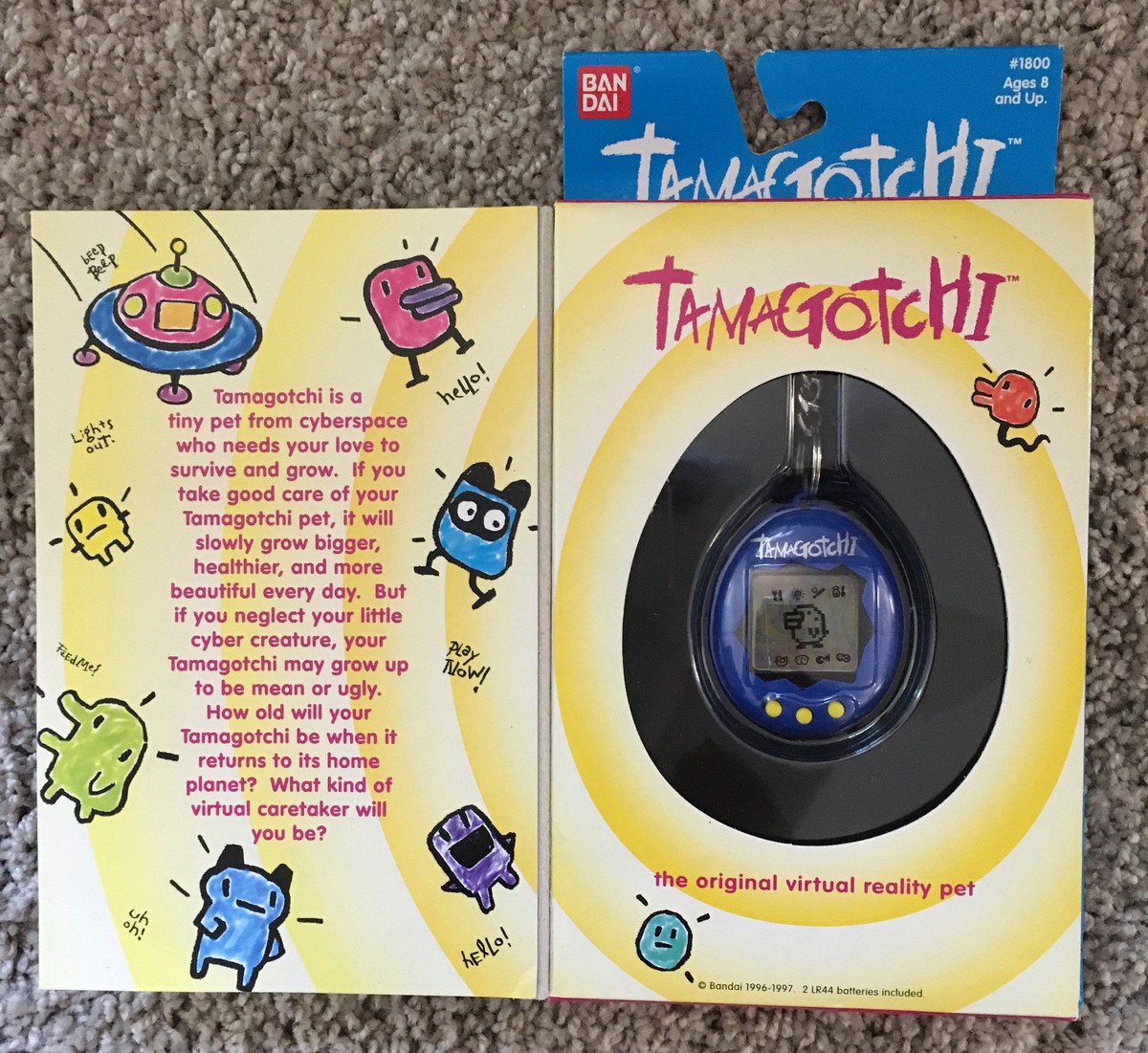 BANDAI 初代Tamagotchi 青 時計柄　1996年　当時物　レア Original Bandai TamaGotchi - Blue w/silver print & yellow buttons