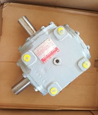 Boston Gear R1412-1-B Right Angle Bevel Speed Reducer 1:1 Ratio