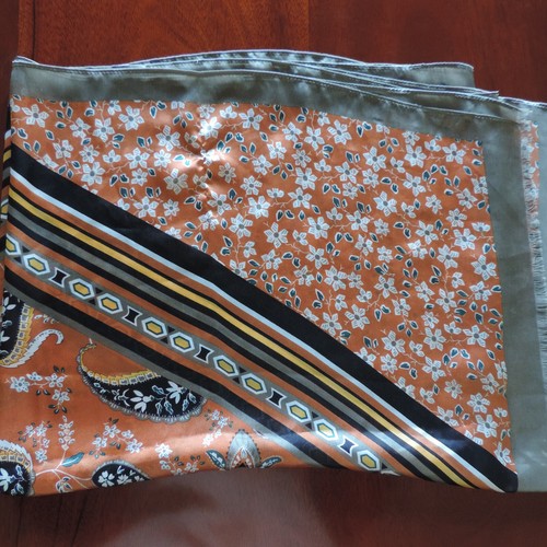 Large silky scarf wrap sarong, 180 x 70 cm earth tones paisley FREE POST - Picture 9 of 13