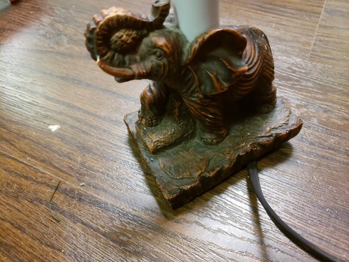 De colección Adornado Elefante Luz Forma Vela Acabado Tono Bronce - Imagen 4 de 12