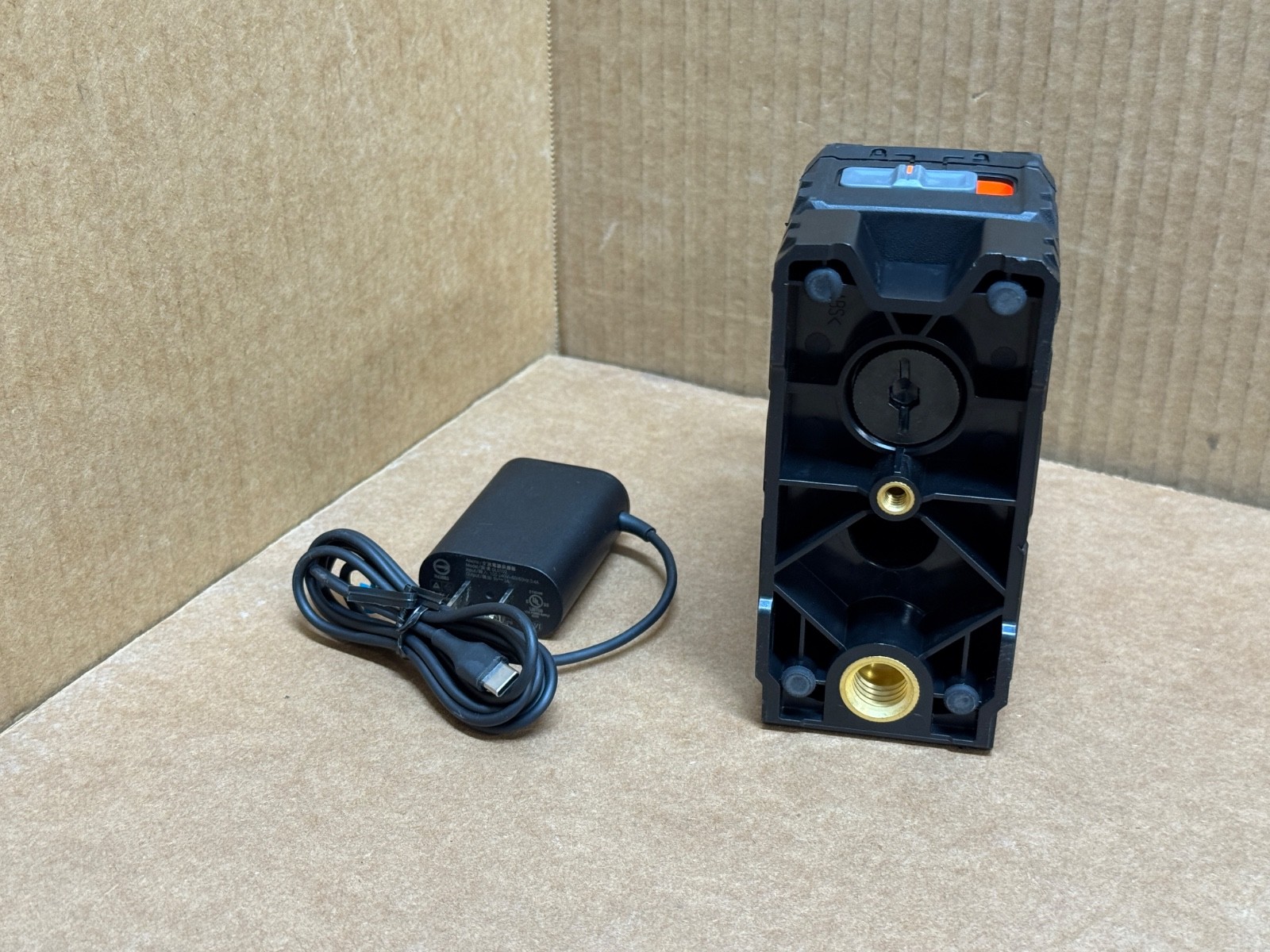 KLEIN TOOLS [93LCLGR] GREEN CROSS LINE LASER SELF LEVEL & PLUMB SPOT COMBINATION