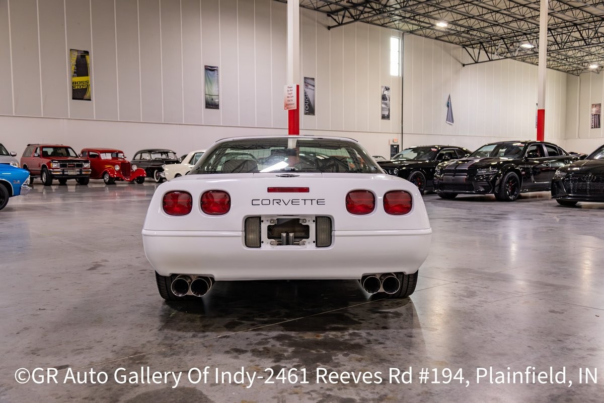 1992 White Chevrolet Corvette   | C4 Corvette Photo 6