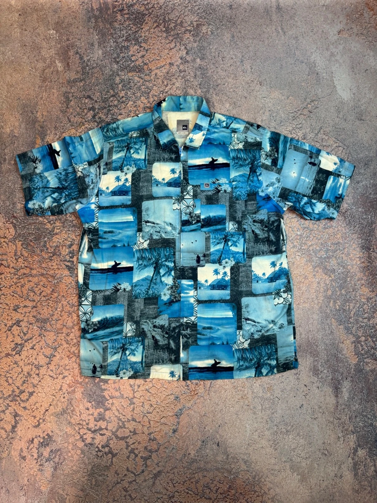Quiksilver Shirt Mens Large Blue Surf Photo Print Hawaiian Aloha Button Front
