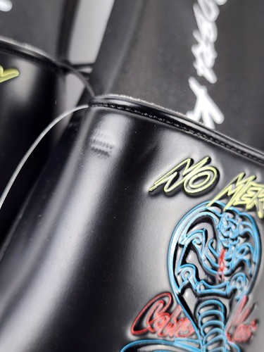 Champion x Cobra Kai ""No Mercy"" schwarze Pantoletten - Herren Größe 13 neu mit Etikett - Bild 3 von 5