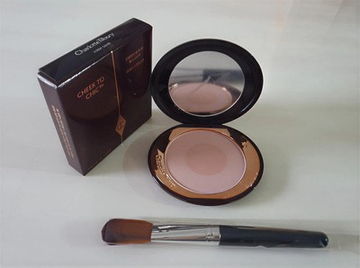 Charlotte Tilbury Cheek To Chic First Love Swish & Glow Rouge Rouge mit Pinsel