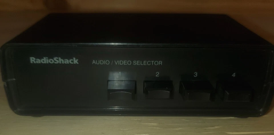 RadioShack Audio Video 4 Source Selector Switch Model 15-1956B - Image 2 of 4