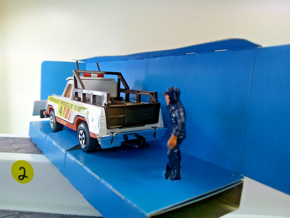 Matchbox Super Kings K-77 Highway Rescue in Box - Image 4 of 4