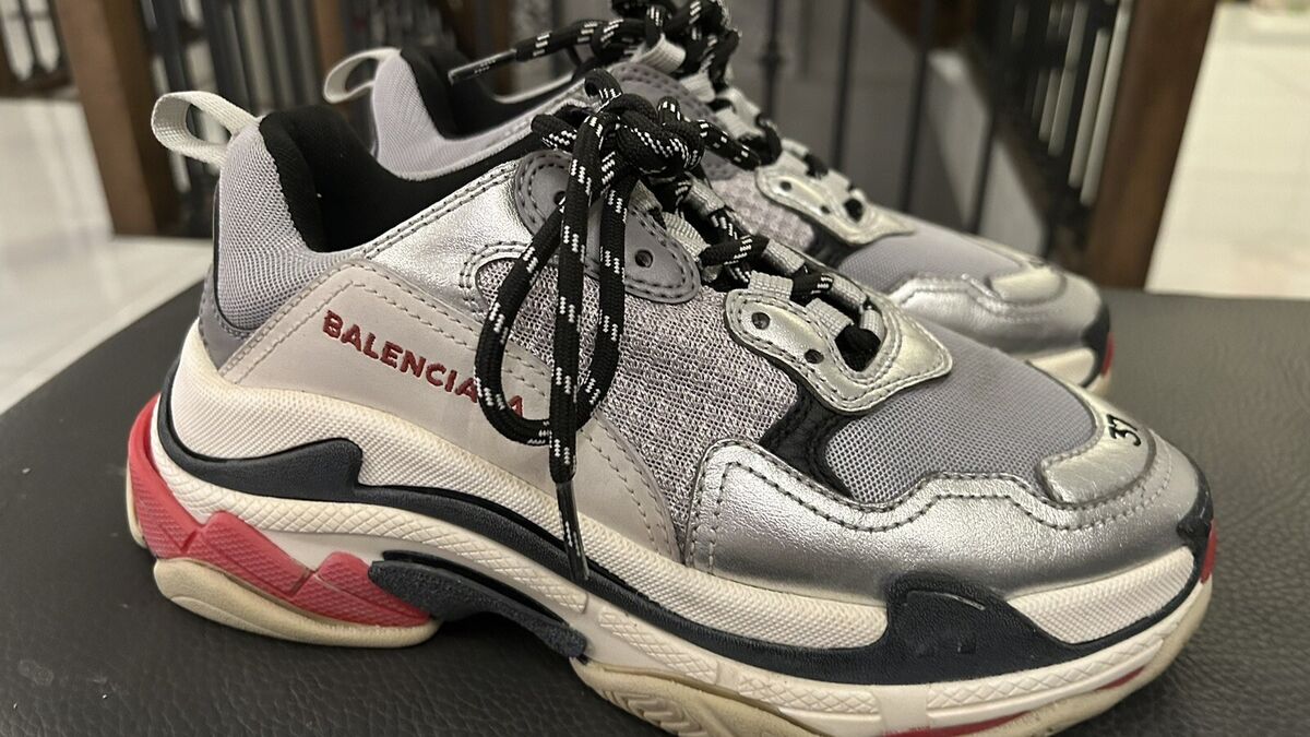 Balenciaga Triple S Sneaker Silver Black Red Size 37 (no Box Balenciaga Triple S Sneaker Silver Black Red Size 37 (no Box