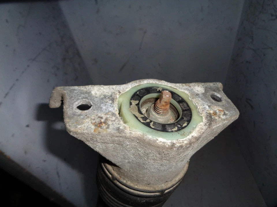 Opel Astra K Schrägheck 1,6 TDCI Stoßdämpfer hinten links rechts ZF 39039583 - Bild 3 von 4