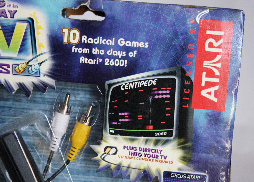 ATARI 2004 FLASH BACK 10 GAMES IN 1 PLUG N PLAY VIDEO TV