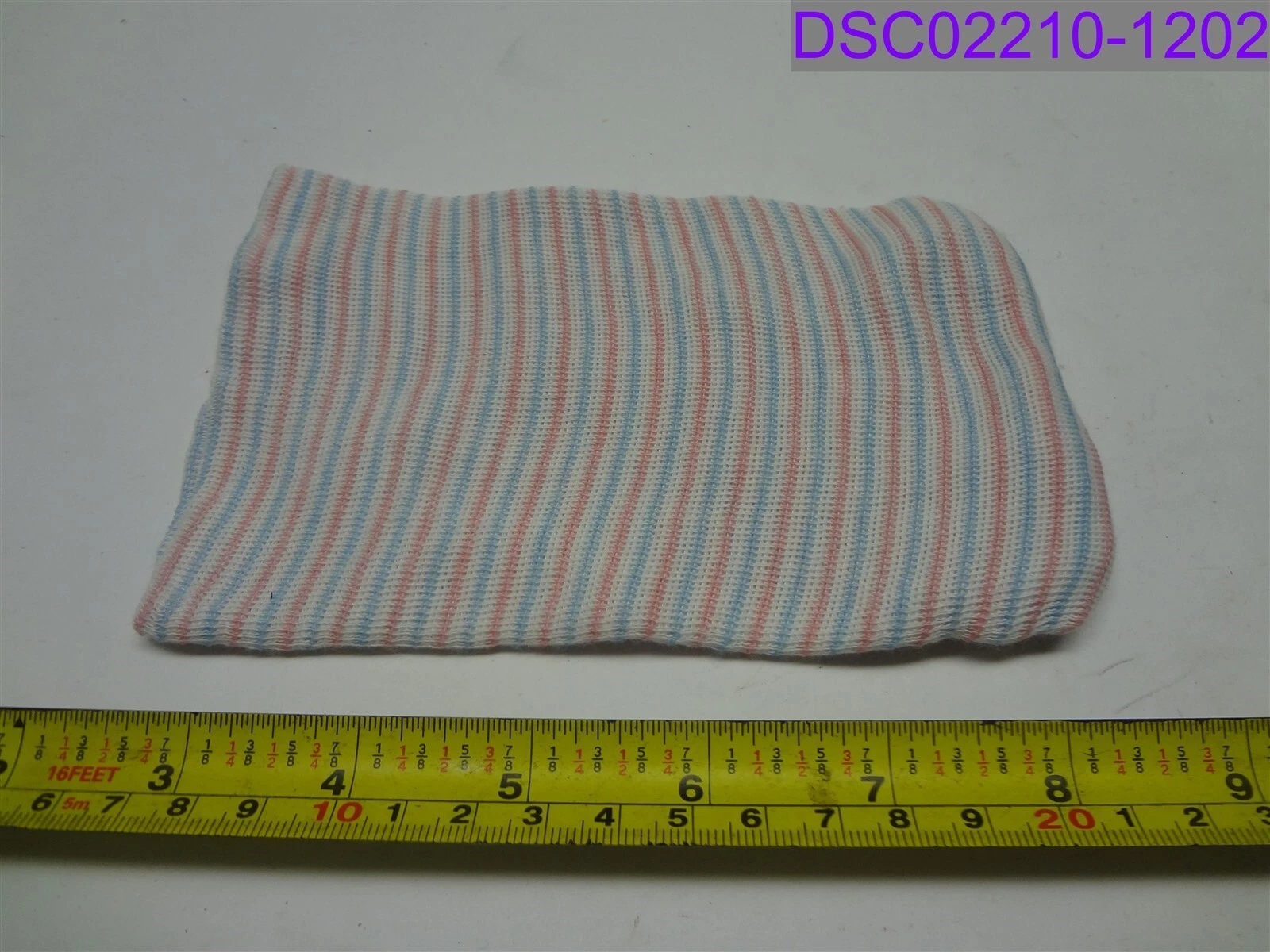 Qty = 25: Newborn Hospital Hats Pink & Blue 6-1/4" x 4"