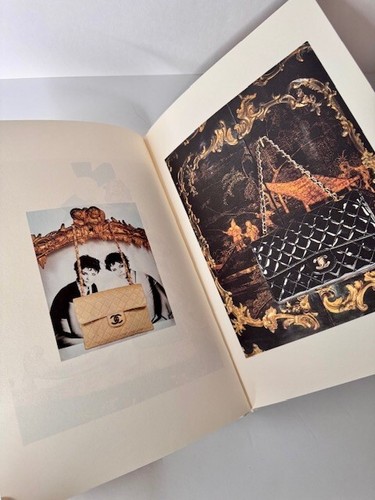 CHANEL 1995 Accessories Hardcover Book & 1996 13-piece Postcards, VINTAGE, RARE! - Picture 12 of 19