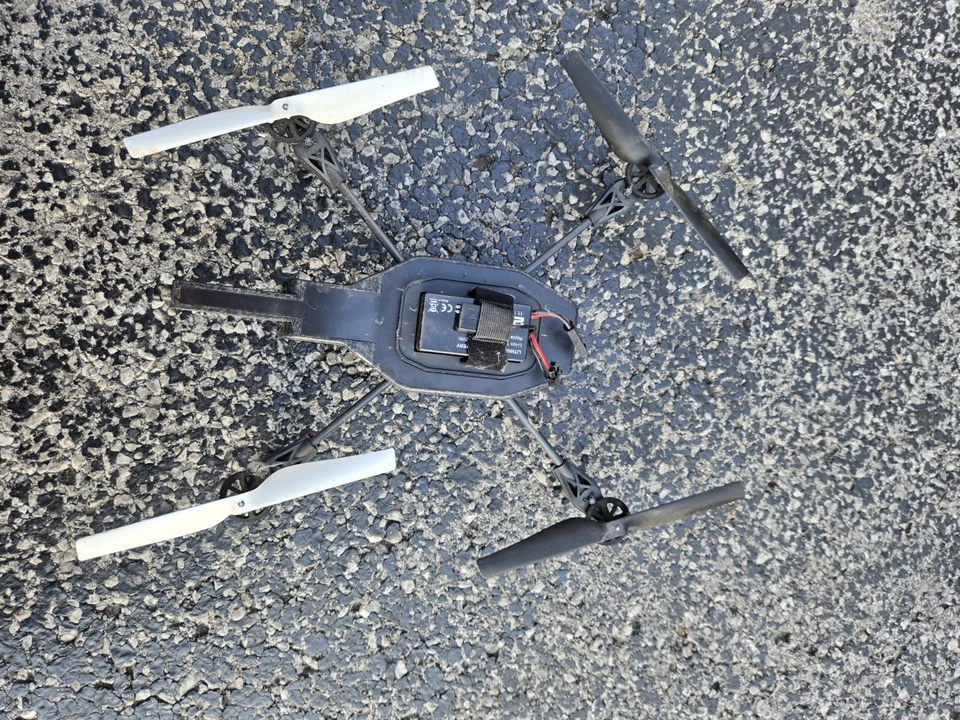 Parrot AR Drone 2.0 Elite Edition. HD Camera. Smart Phone Ctrl. (Read descript) - Image 3 of 4