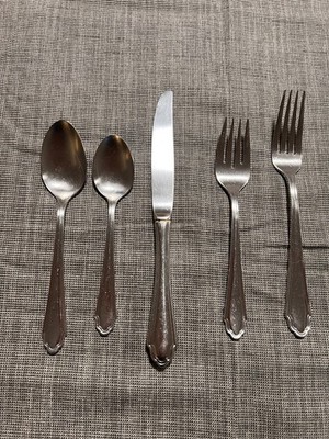 Lunt Clarendon Stainless Flatware 5 Pc Place Setting Fork Knife Spoon Set