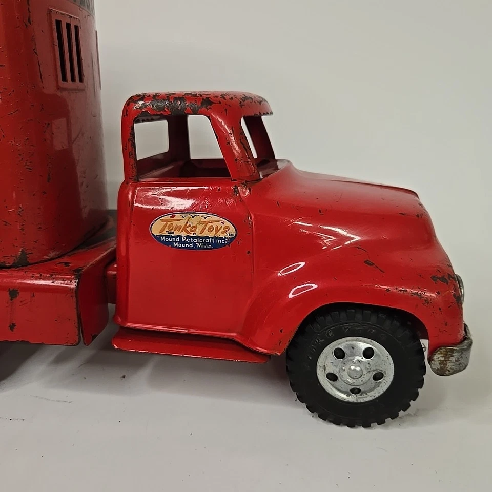 Red Vintage Tonka Livestock Hauler 1950's Truck And Trailer - Image 2 of 4