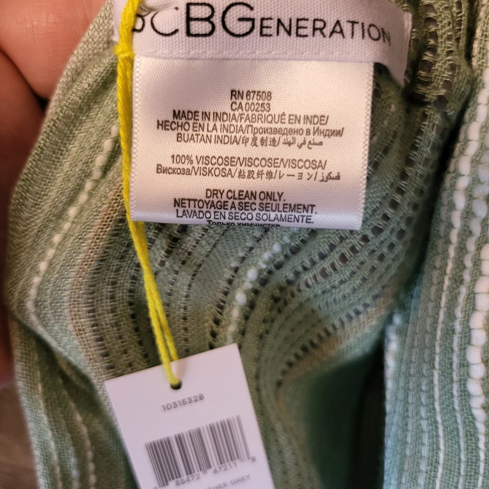 Bufanda BCBG Generation gris jaspeado verde a rayas talla única lazo infinito tejido claro Foto 4 de 4