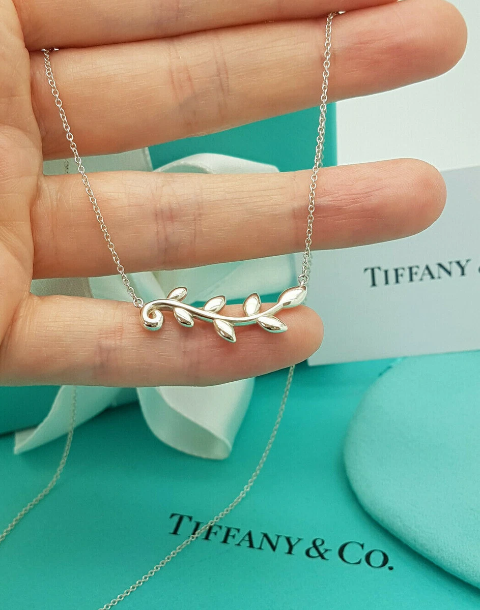 Tiffany Co. Paloma Picasso Silver Olive Leaf Vine Pendant 18