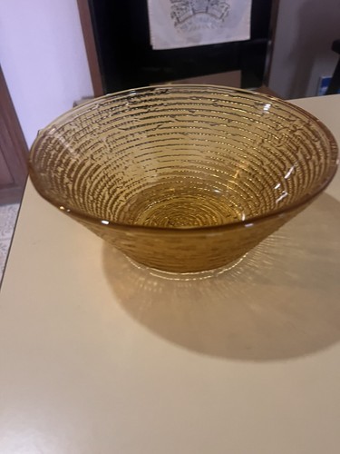 Vintage Anchor Hocking Soreno Textured Amber Glass Serving Bowl 8 1/2" D - Picture 2 of 4