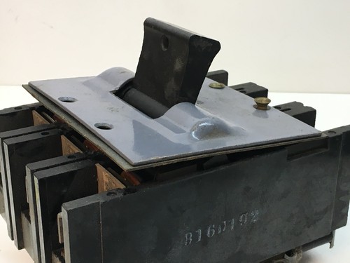 Square D MH370 3-Pole 70-Amp Circuit Breaker 3P 70A - PARTS ONLY - Picture 5 of 7