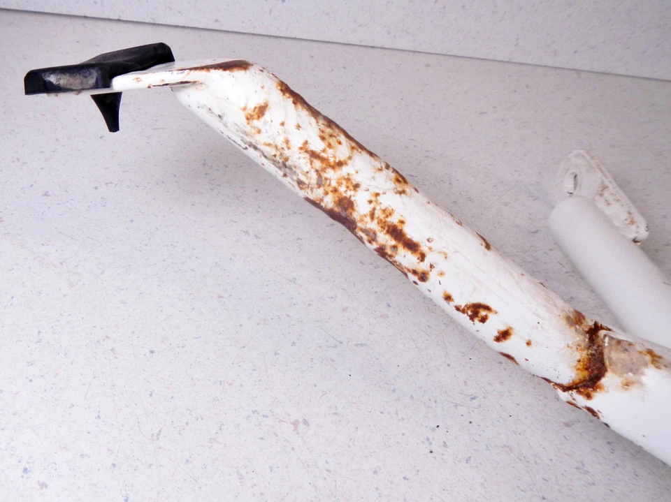 91 Suzuki LT160E LT 160 Quadsport Rear Grab Bar Handle & Fender Support Bracket - Image 3 of 4