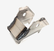 Blattfeder Halterung Halter Nissan Navara D40 Fahrwerk Reparatur