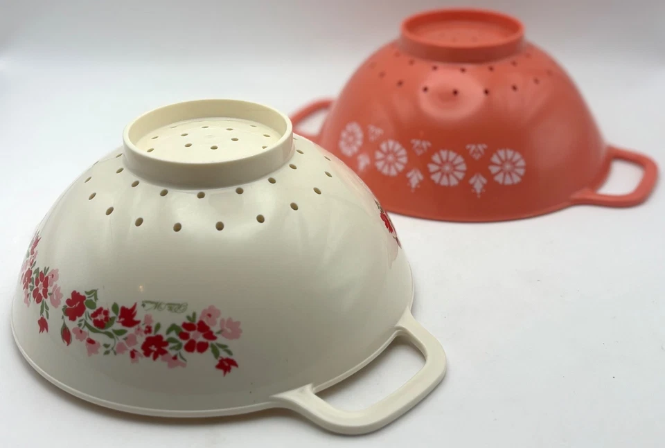 Coladores o cuencos de bayas de 1 cuarto de galón para fiesta de rosas dulces y jardín Pioneer Woman Foto 2 de 4