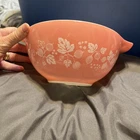 New ListingVintage Pyrex 442 Pink Gooseberry 1.5 qt Cinderella Mixing Bowl