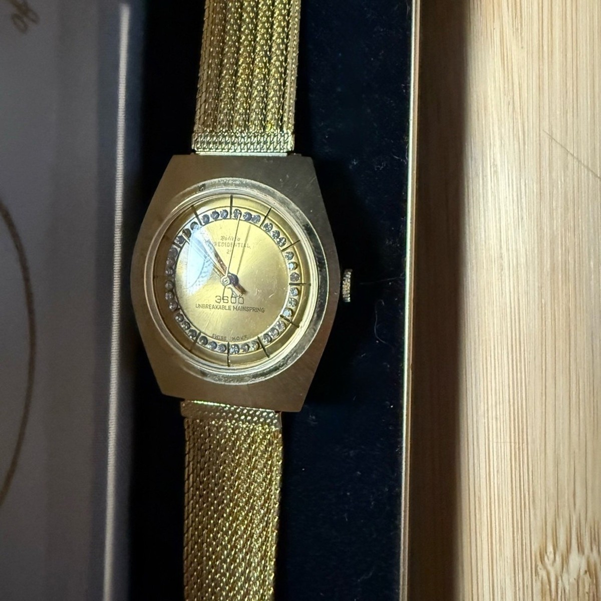 Bolivia Presidential 21 Vintage Gold Watch with Crystal 