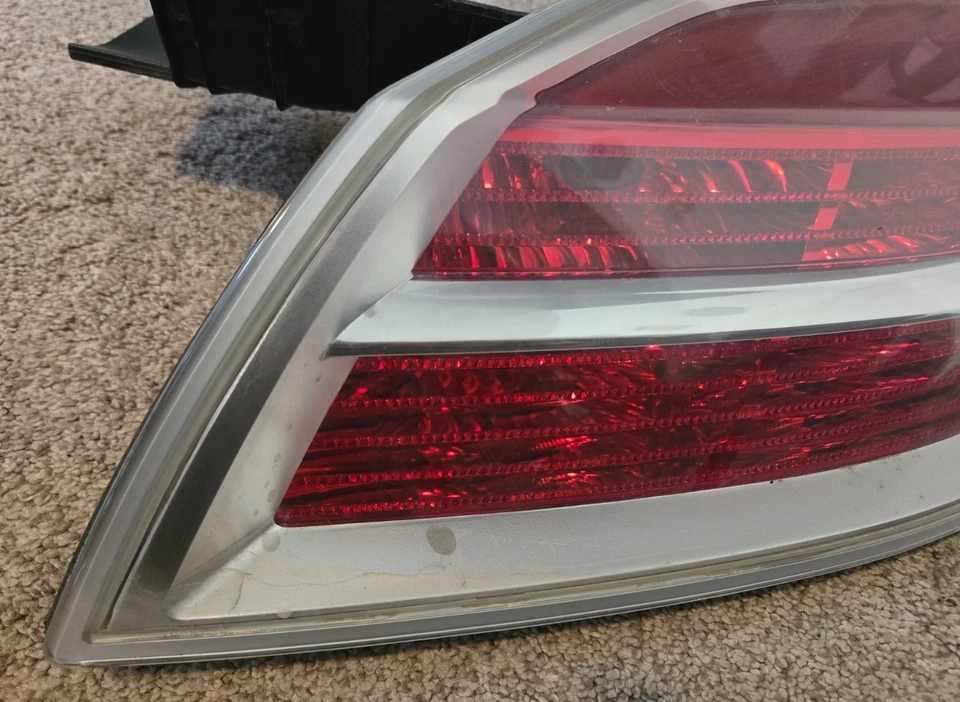 2007 - 2010 Saturn Sky Passenger Right RH Tail Light Lamp OEM - Image 2 of 4