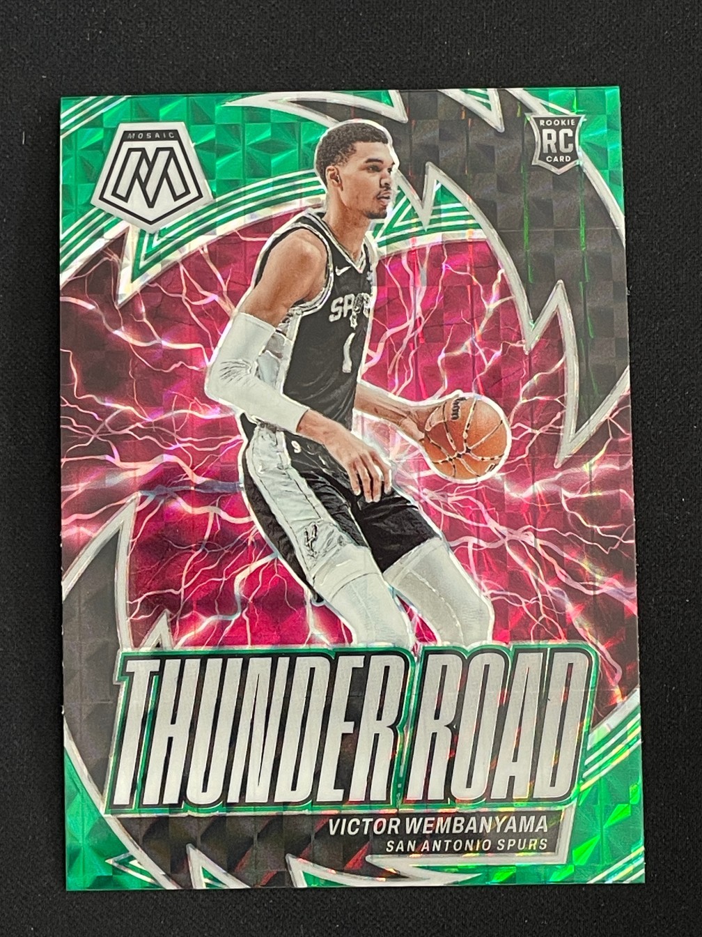 Victor Wembanyama 2023-24 Panini Mosaic RC Thunder Road Green #8