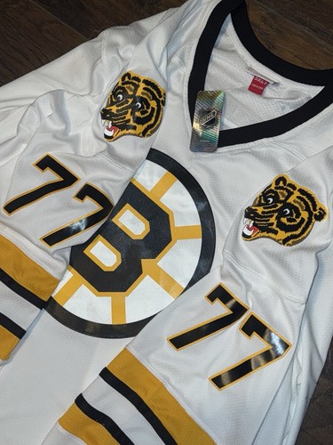 Camiseta deportiva Ray Bourque Boston Bruins 89-90 Mitchell & Ness NHL retro línea azul 5XLT - Imagen 10 de 15