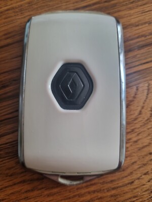 USED GENUINE RENAULT 4 BUTTON REMOTE KEY CARD IN WORKING ORDER. (t2164)