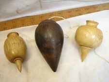 Lot 3 Vintage Tuned Wooden Plumb Bob Leveling Wood Working Tool Turnip Top