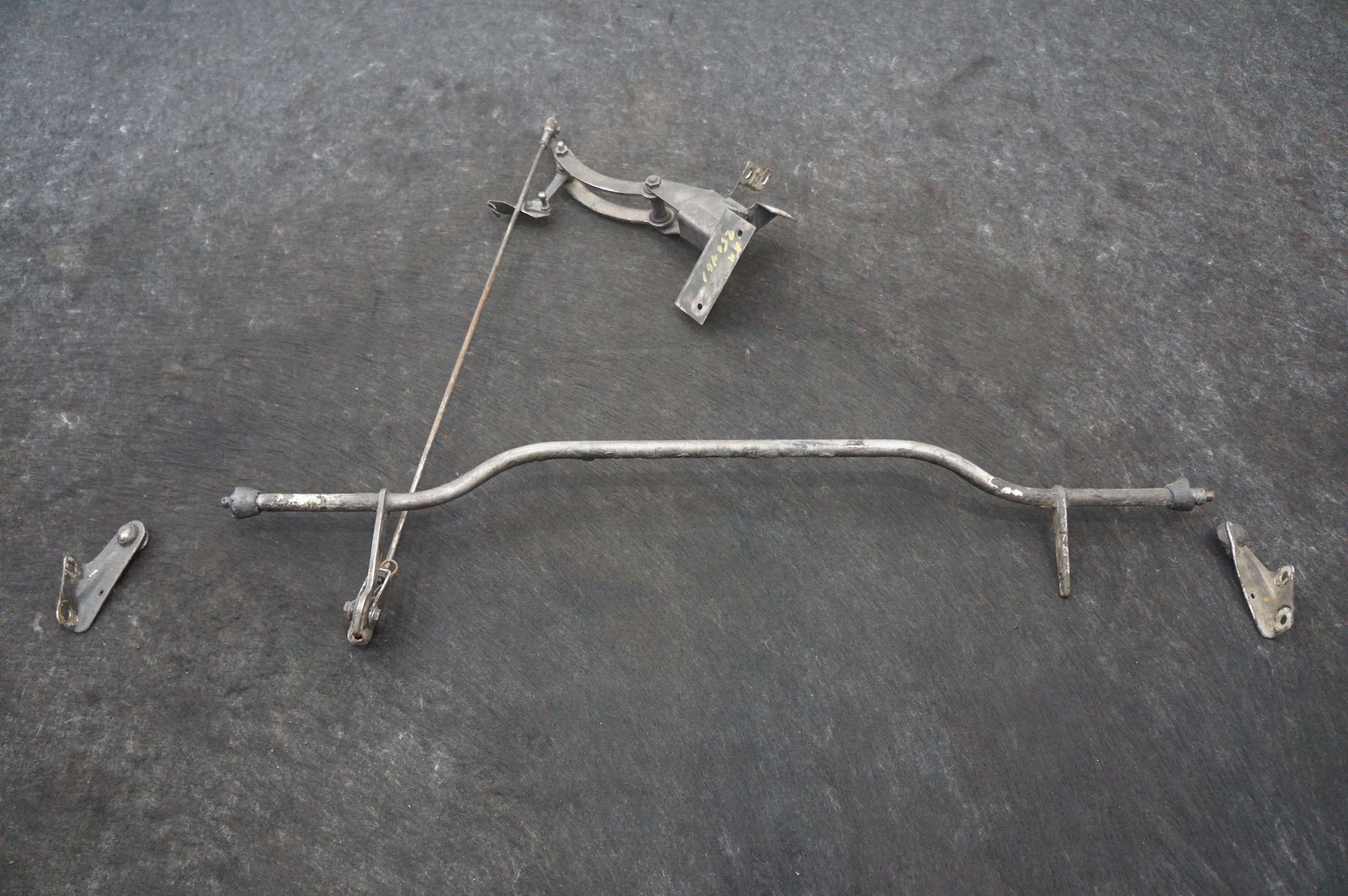 Lever Bracket Assembly OEM UE36521 Rolls Royce Silver Shadow 1973 *Note*