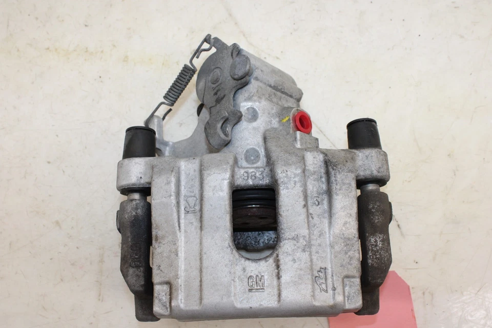 Juego de pinzas de freno Pontiac Solstice 2006-2009 OEM LM60 Foto 3 de 4