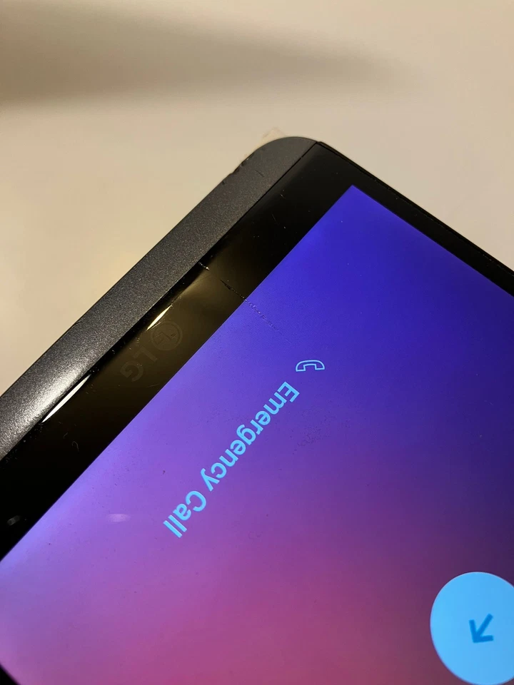 LG V20 Silver 4Gb/64Gb H990ds Dual Sim with original battery charging kit - Immagine 3 di 4