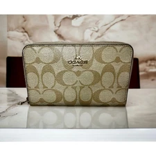 Coach C44512 Medium Signature Zip Around Wallet
