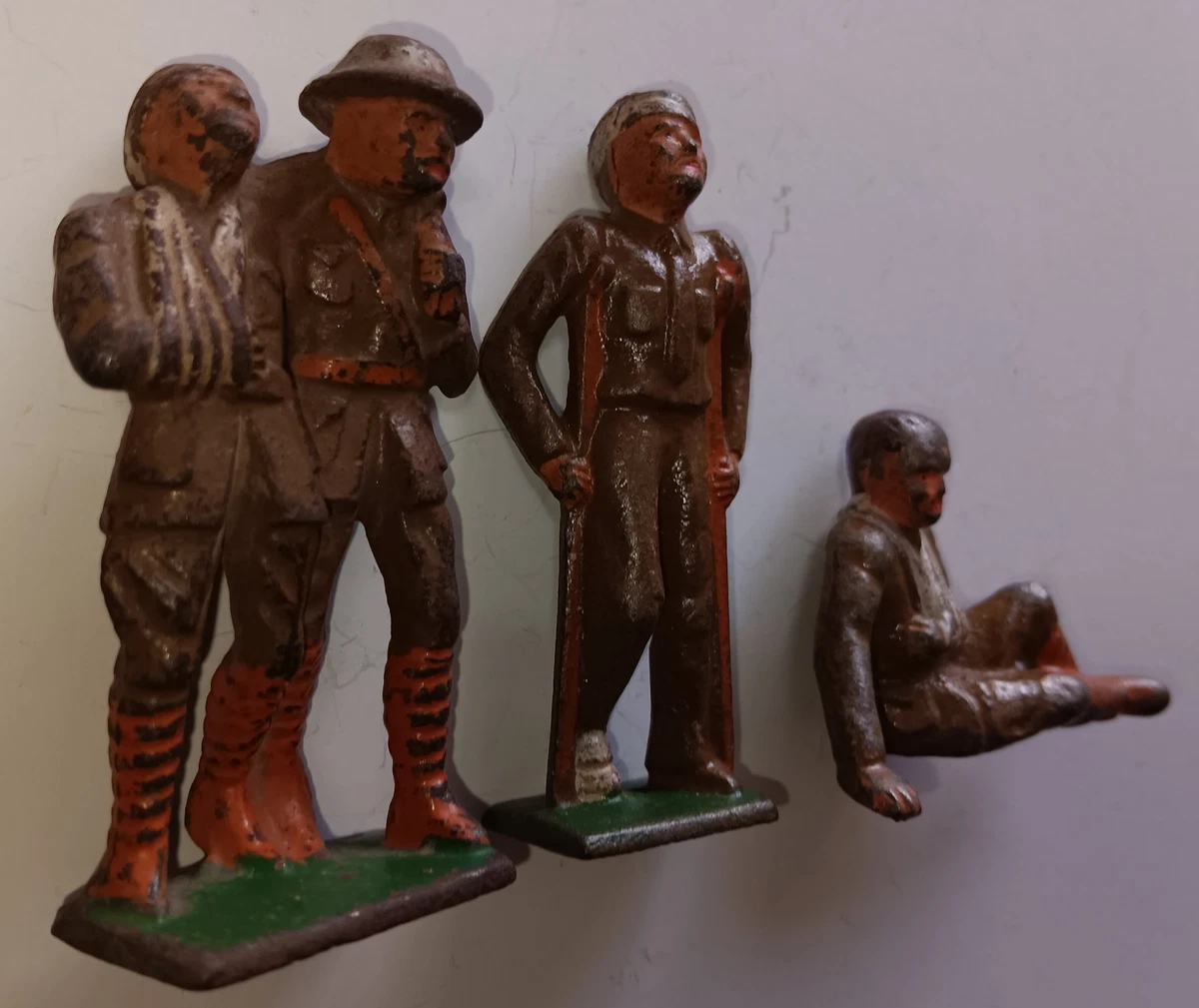 GREY IRON Dimestore Toy Soldiers RARE #G105,G98 &G104 WOUNDED Barclay