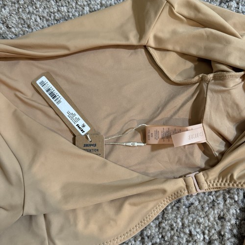 Skims Long Sleeve V-Neck Crop Top Shrug in Beige Women’s XXS Swim Top - Picture 3 of 4